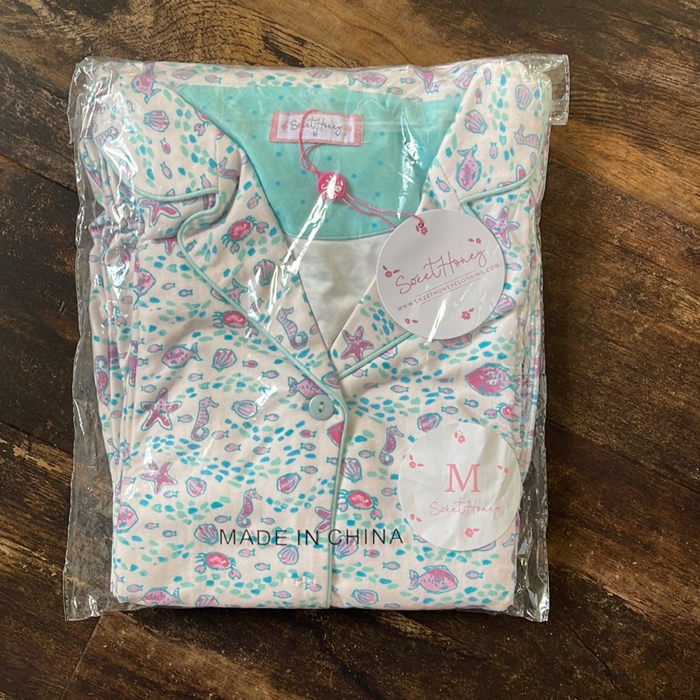 NWT Sweet Honey Lounge